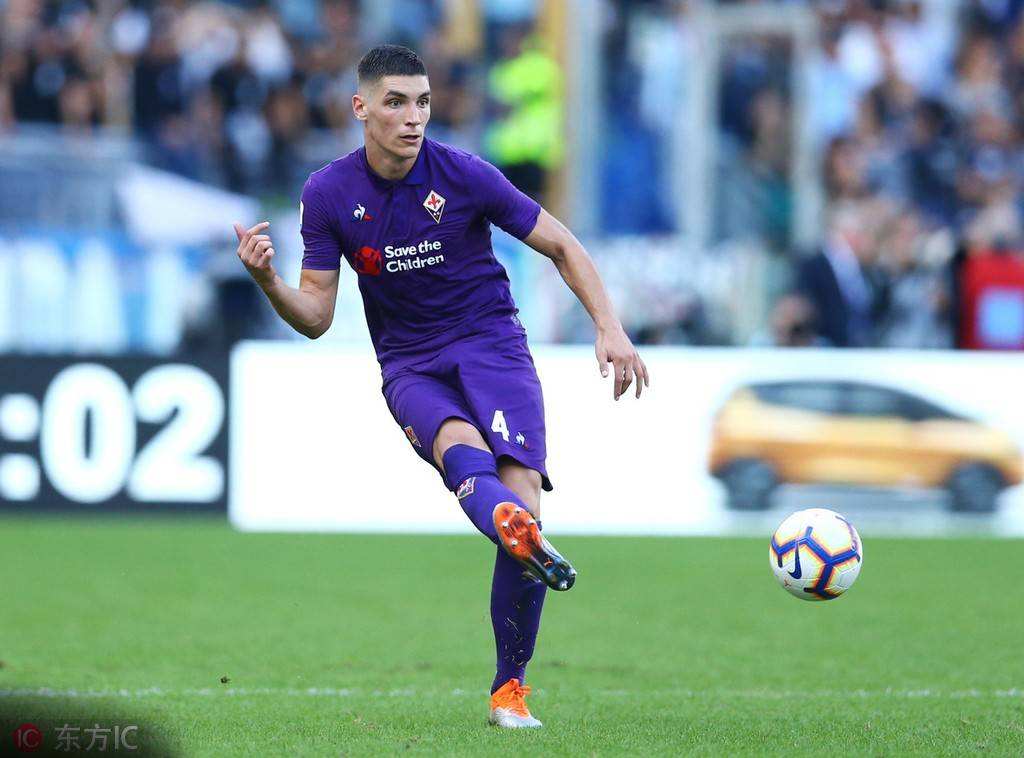 篮球场上的 篮球场上的